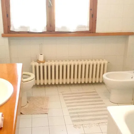 Villa Apartment With 3 Bedrooms In Pesaro With Shared Pool Enclosed Garden And Wifi 4 Km From The Beach *
